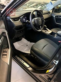 تۆیۆتا ڕاڤ 4